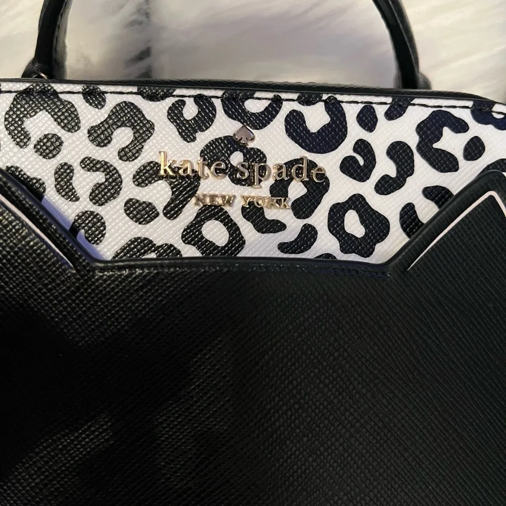 Kate Spade Cat crossbody Purse. Perfect condition, used once or twice. - Picture 10 of 14